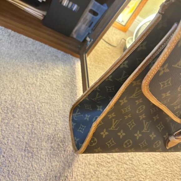 Louis Vuitton Beverly Vintage Bag with Shoulder Strap - Picture 10 of 14